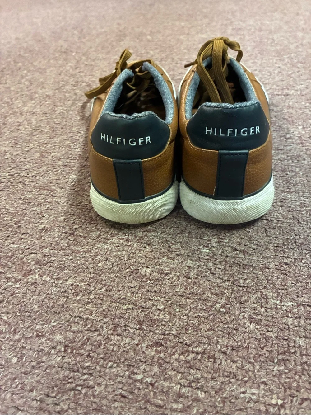 Tommy Hilfiger Men’s Brown Leather Low-Top Sneakers